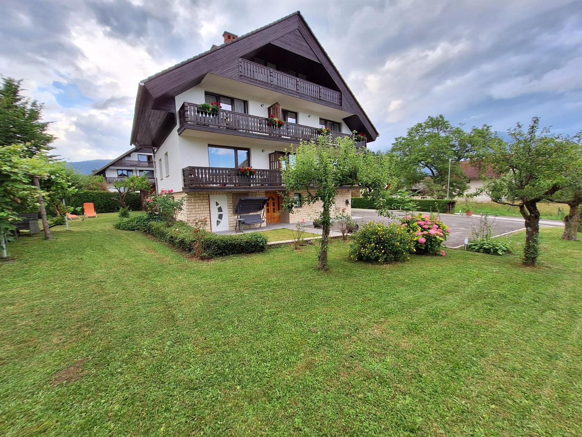 Apartment Petek Блед Екстер'єр фото